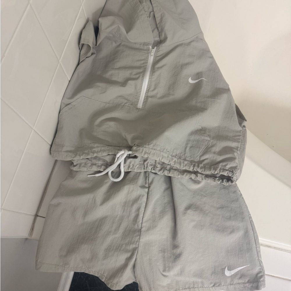 Nike Light Gray Hooded Jacket and Shorts Set